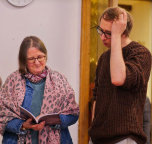 Birgit Speckle vom Bezirk Würzburg und Christian Weigand von der Kollektiven Literaturzeitschrift Würzburg im Gespräch 